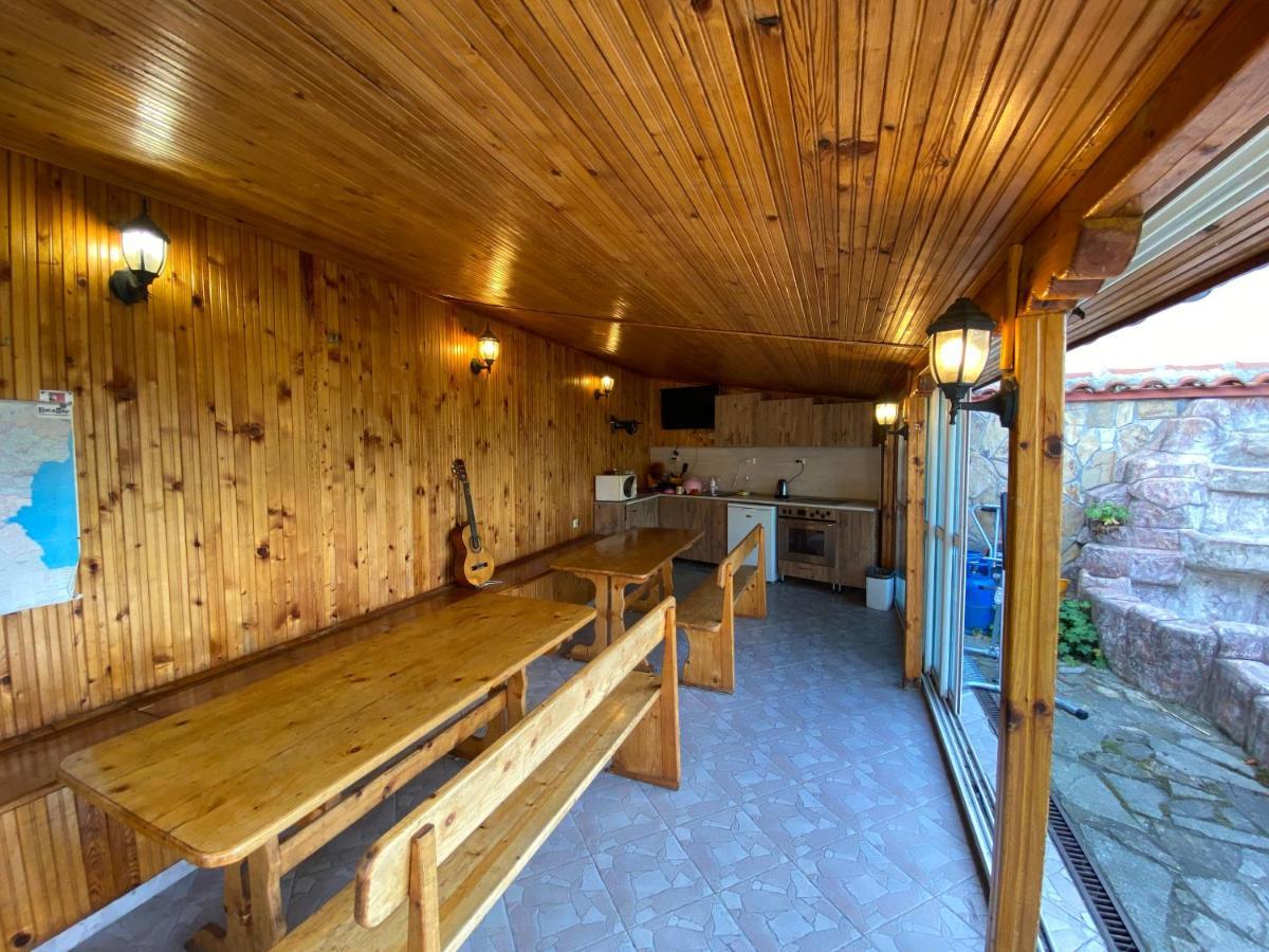 Family Hotel Kavrakovi Pavel Banya Exterior photo